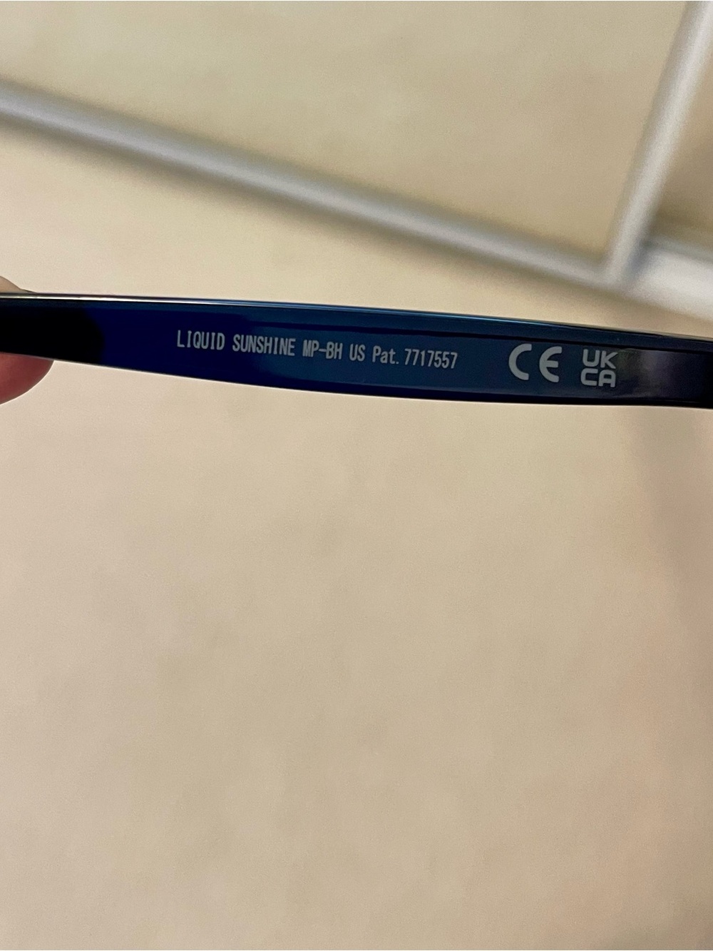Maui Jim polarized Blue Sunglasses - Picture 9 of 9